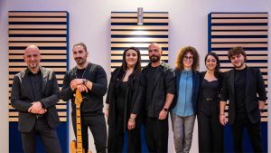 Daniela Mastrandrea e i coristi